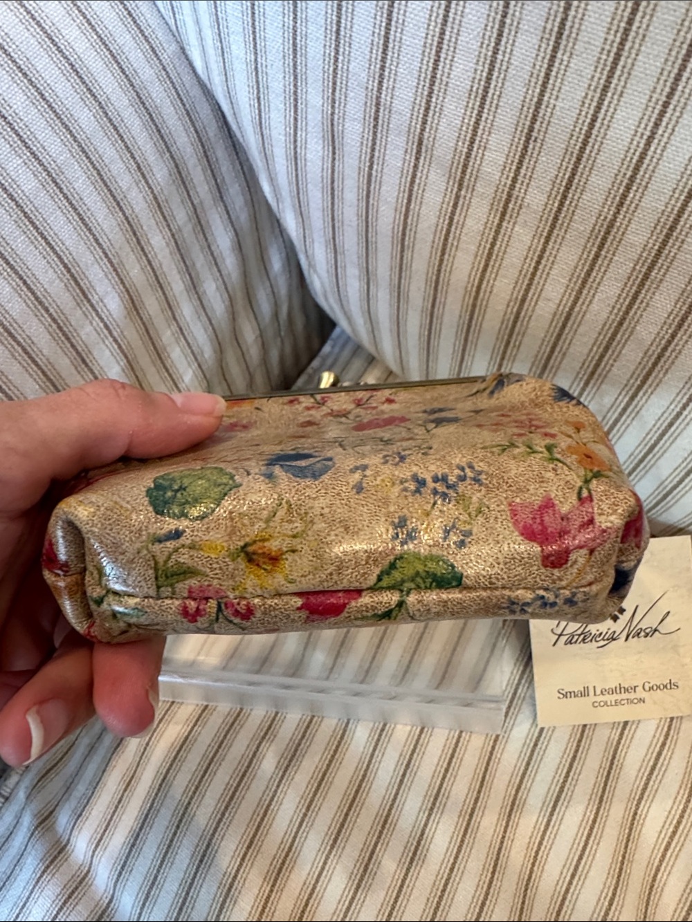 Patricia Nash prairie rose kisslock coin purse keychain NWT - Picture 4 of 5